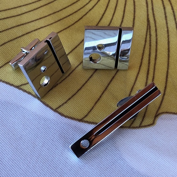 Vintage Other - VTG 1960s Mod Chrome Cuff Link Tie Bar Set